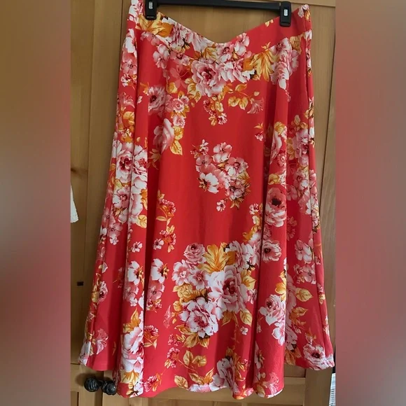White Mark Women’s Floral Mid Length Full Skirt Size 3XL NWOT - Picture 1 of 6